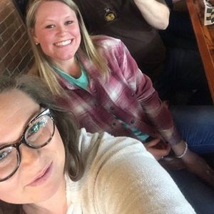 Meet your Posher, Kayla